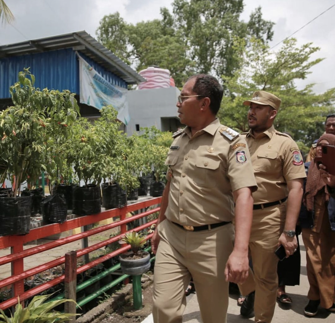 Gambar Walikota Makassar Didampingi Camat Panakkukang Kunjungi Lorong Wisata Sydney