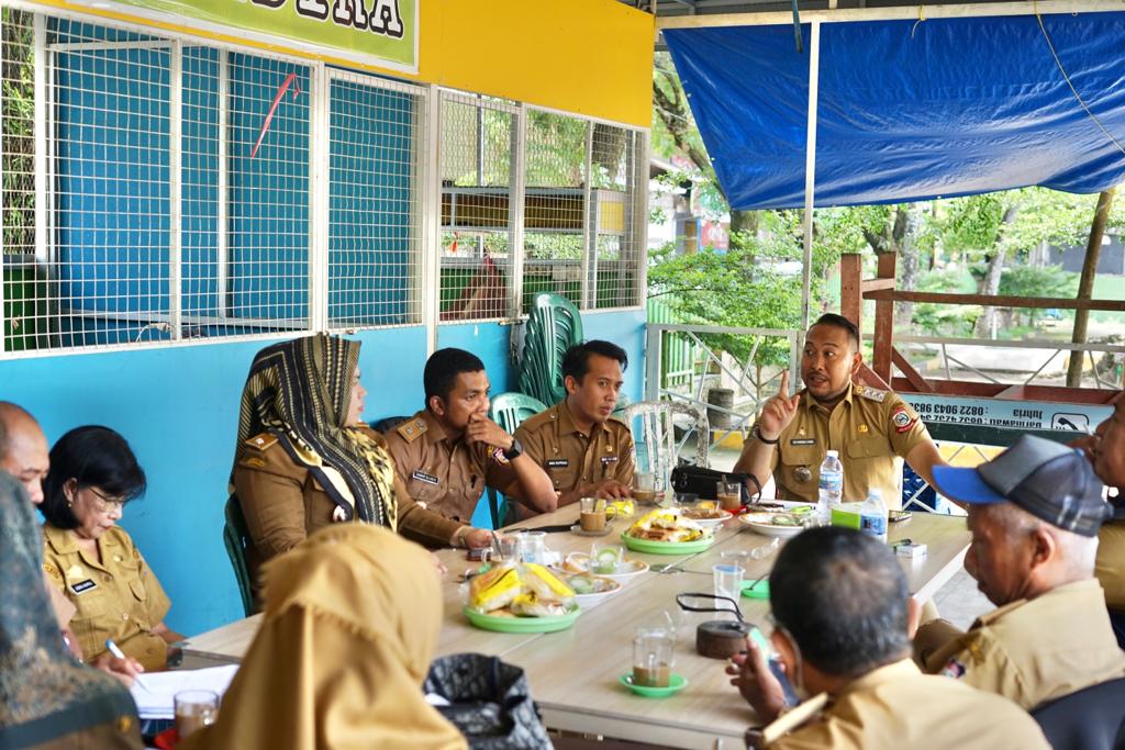 Gambar Gelar Rapat Koordinasi Bersama Jajaran, Ini Yang Dibahas Camat Panakkukang