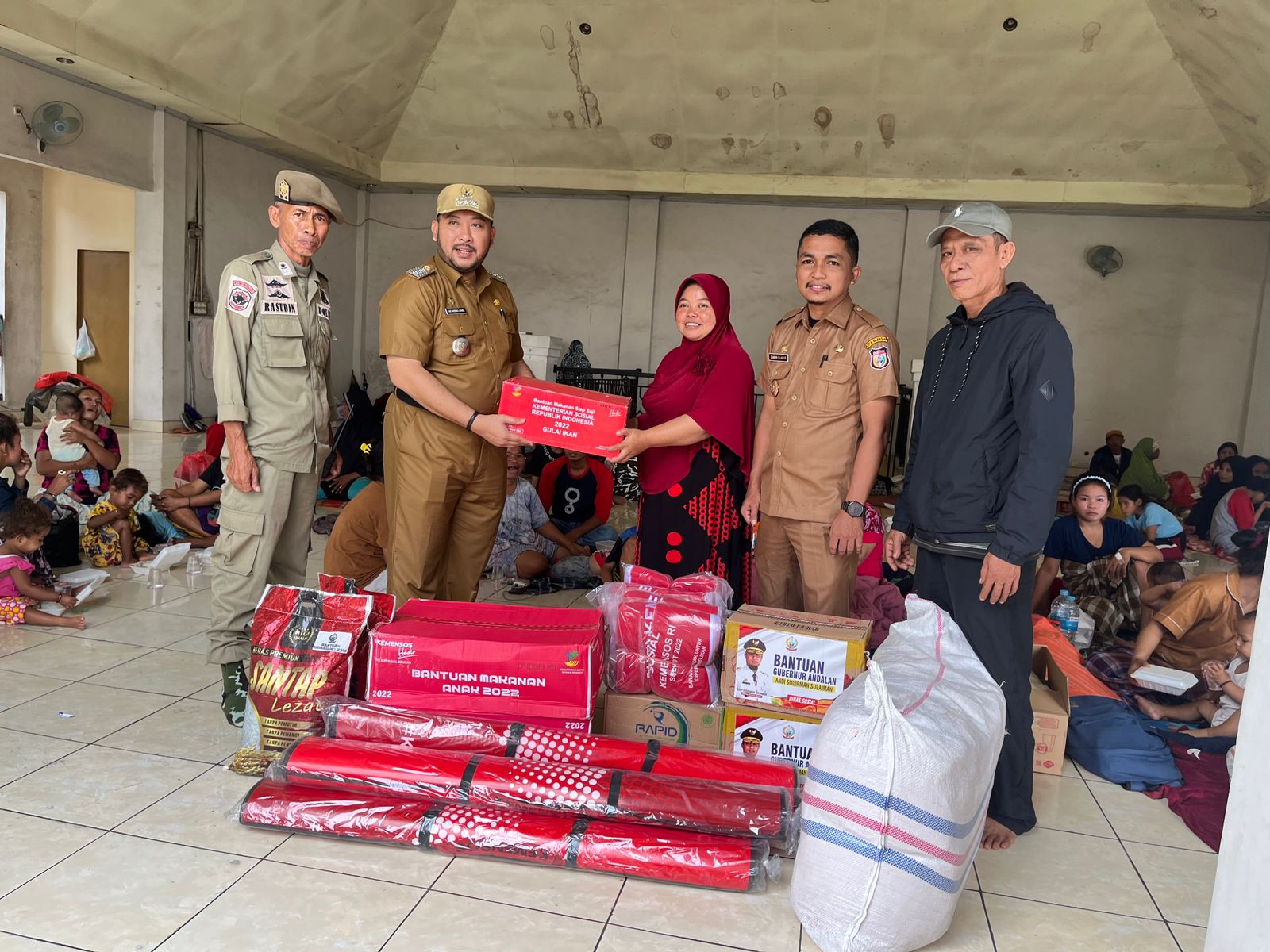 Gambar Hari Ke 2, Camat Panakkukang Kunjungi Posko Banjir Di Masjid Nurul Hikmah