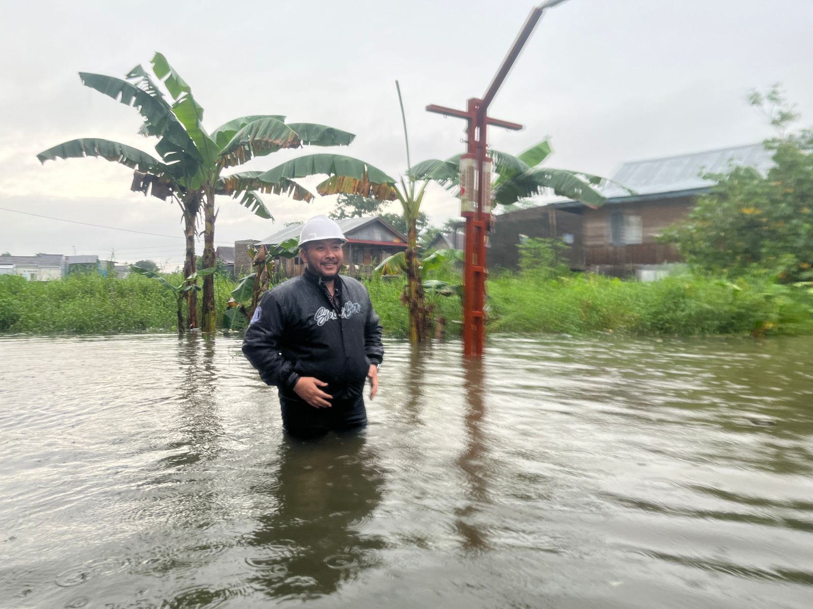 Gambar Pantau Banjir, Camat Panakkukang Kunjungi 3 Kelurahan