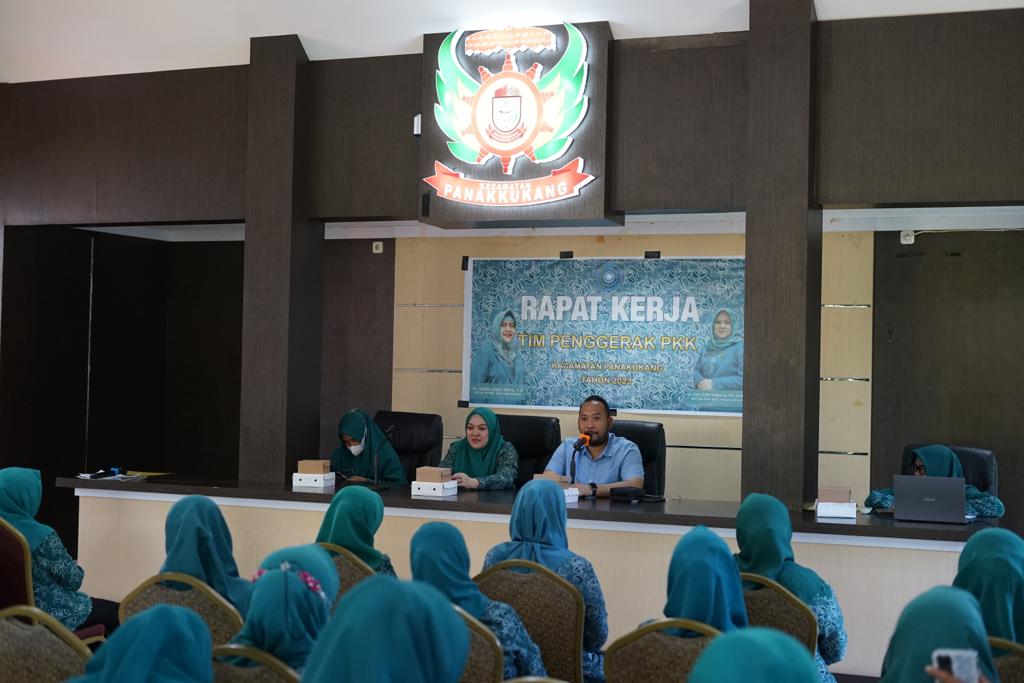 Gambar Gelar Raker, Ketua TP PKK Kecamatan Panakkukang Minta Pengurus Persentasekan Program Kerja