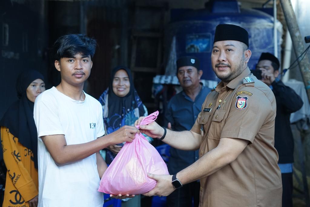 Gambar Silaturahmi Bersama Warga Karuwisi Utara, Camat Panakkukang Berbagi Sembako