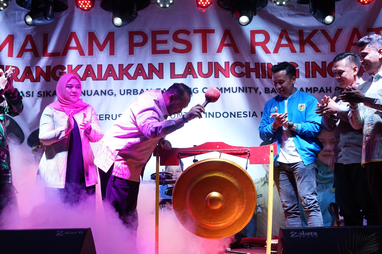 Gambar Di Malam Pesta Rakyat, Camat Panakkukang Launching 3 Program Inovasi Sekaligus Membuka Pekan UMKM